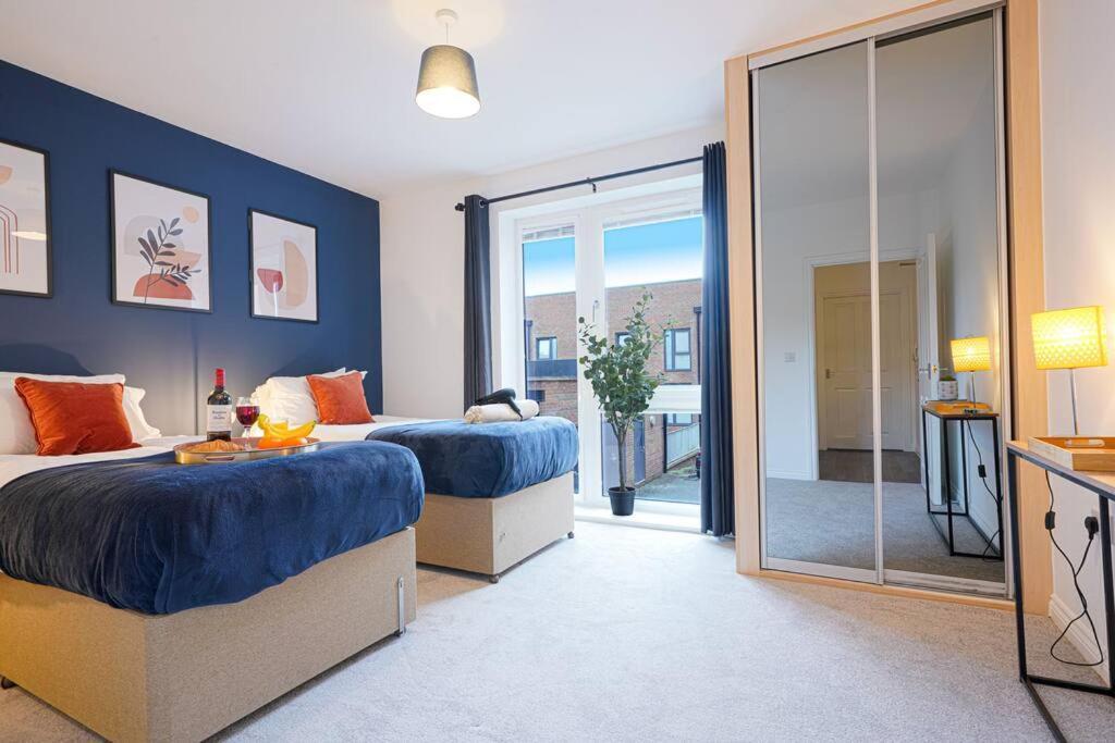 Luxury Campbell Park Apartments In Central Mk With Balcony, Free Parking & Smart Tv With Netflix By Yoko Property Milton Keynes Luaran gambar