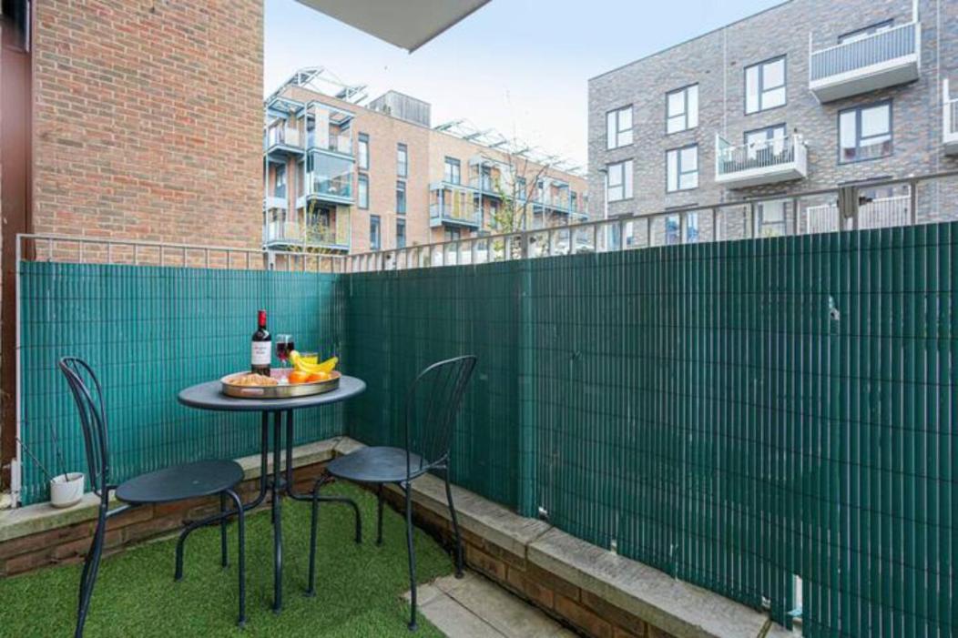 Luxury Campbell Park Apartments In Central Mk With Balcony, Free Parking & Smart Tv With Netflix By Yoko Property Milton Keynes Luaran gambar